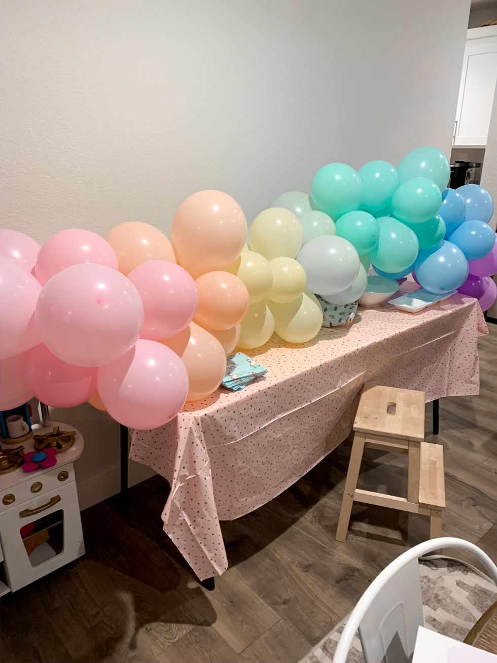 BALLOON GARLAND TUTORIAL - Katie Did What